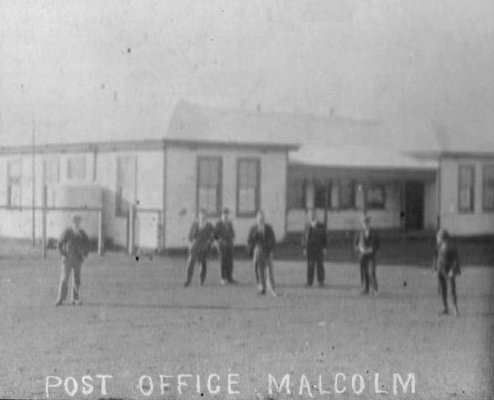 Post Office Malcolm.jpg (35268 bytes)
